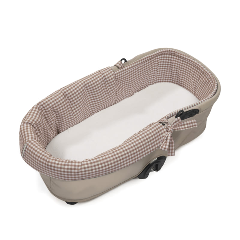 Paseo Walking Mum Cubrecuco Dual + Funda Colchón Ajustable Praliné Vichy Moka multicolor para bebe