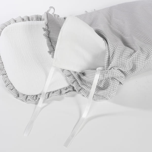 Paseo Pasito A Pasito Saco Cuco Little Bloom Vichy Gris multicolor para bebe