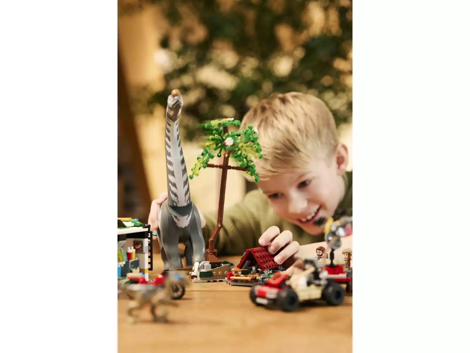 Construcciones Y Puzzles Lego Lego Jurassic World - Misión De Seguimiento : Raptor Y Titanosaurus multicolor para niños