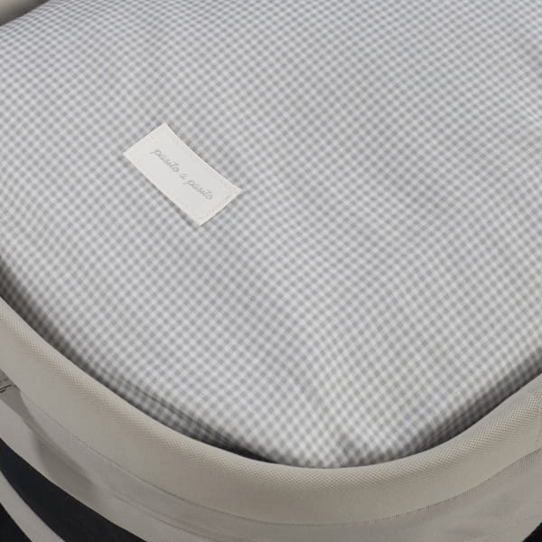 Paseo Pasito A Pasito Saco Cuco Little Bloom Vichy Gris multicolor para bebe