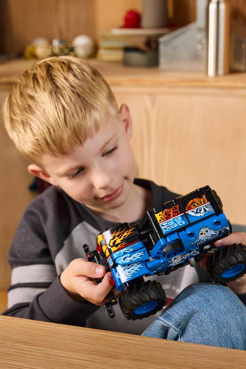 Construcciones Y Puzzles Lego Monster Jam Grave Digger Fuego Y Hielo negro para niños