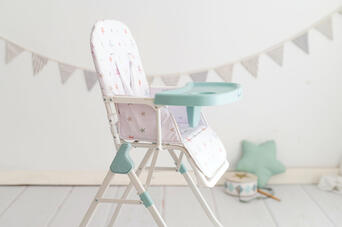 Para Comer Olmitos Trona Básica Plegable Stars multicolor para bebe
